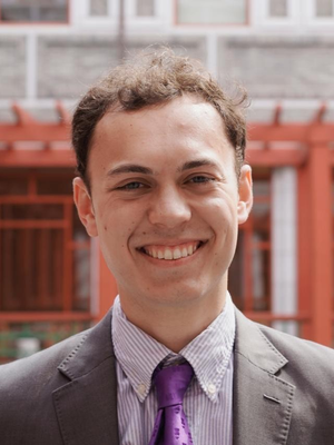 Elliott Mokski Headshot