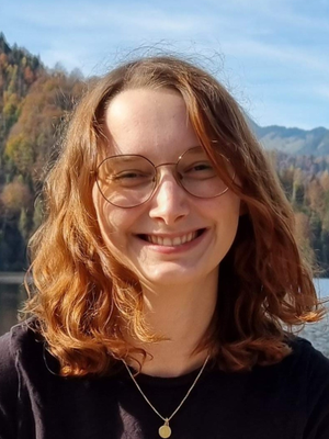 Miriam Egger Headshot
