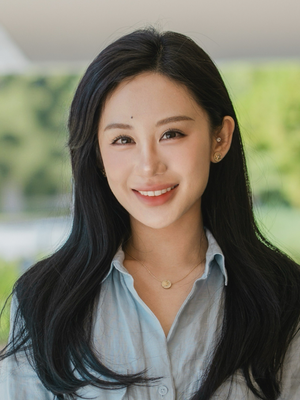 Mia Tang Headshot